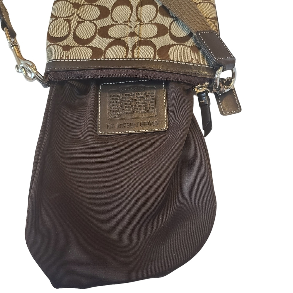 Coach Women's Signature Swingpack Crossbody Messenger Bag B0768-F06016 - Picture 9 of 9